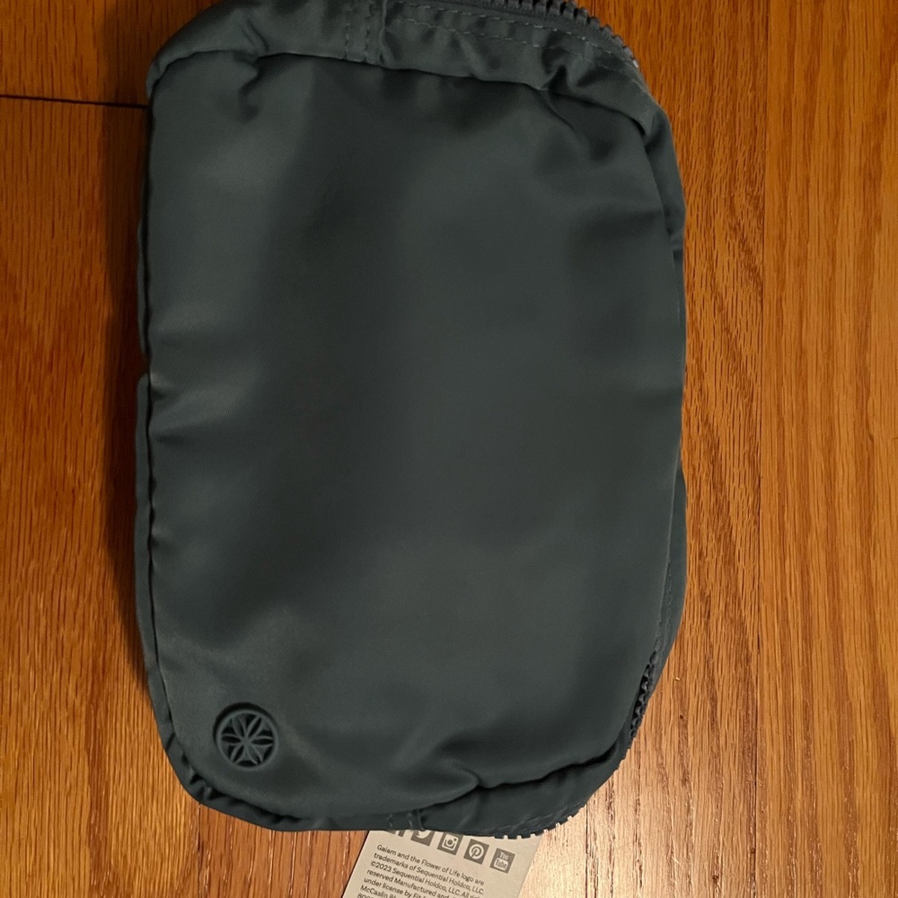 Gaiam Belt Bag Sidekick Waist Pack New